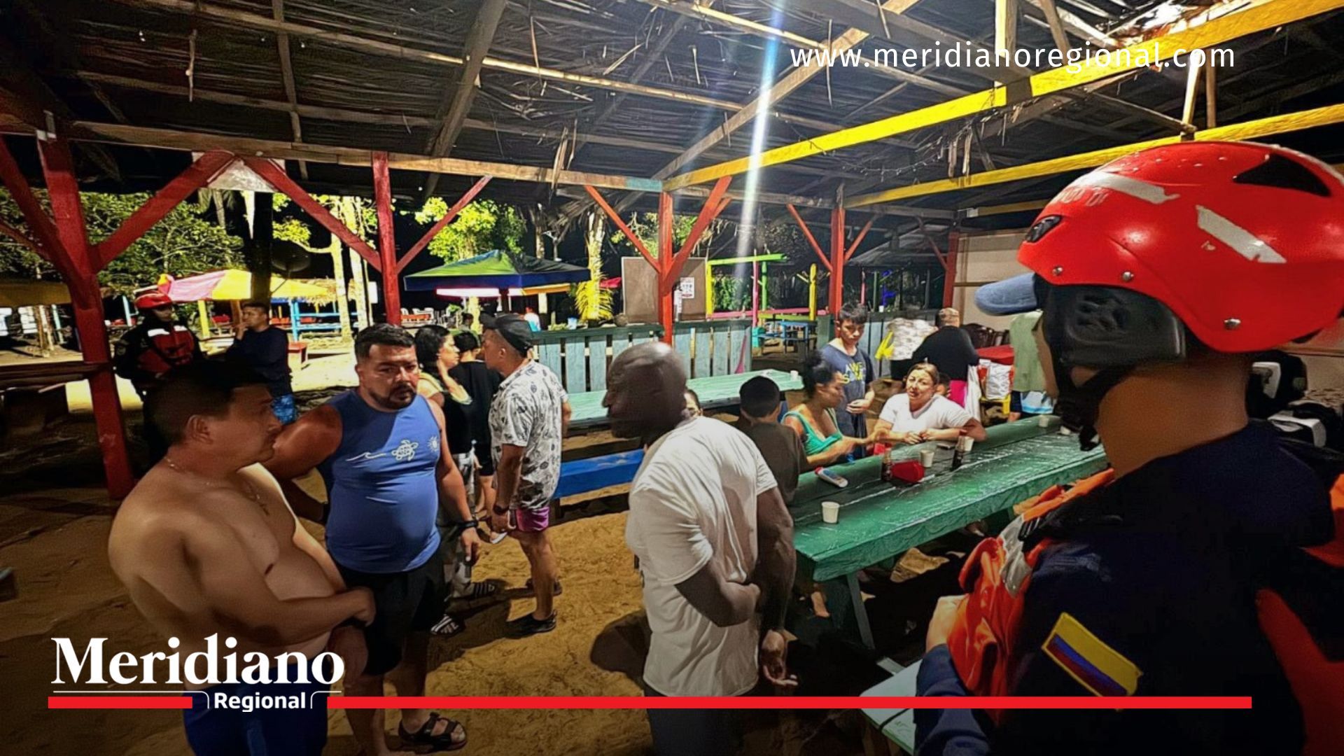 Armada salva 25 vidas en Playa Dorada Armada de Colombia- rescate- naufragio- vidas- personas- seguridad- Playa Dorada- mar- Colombia-