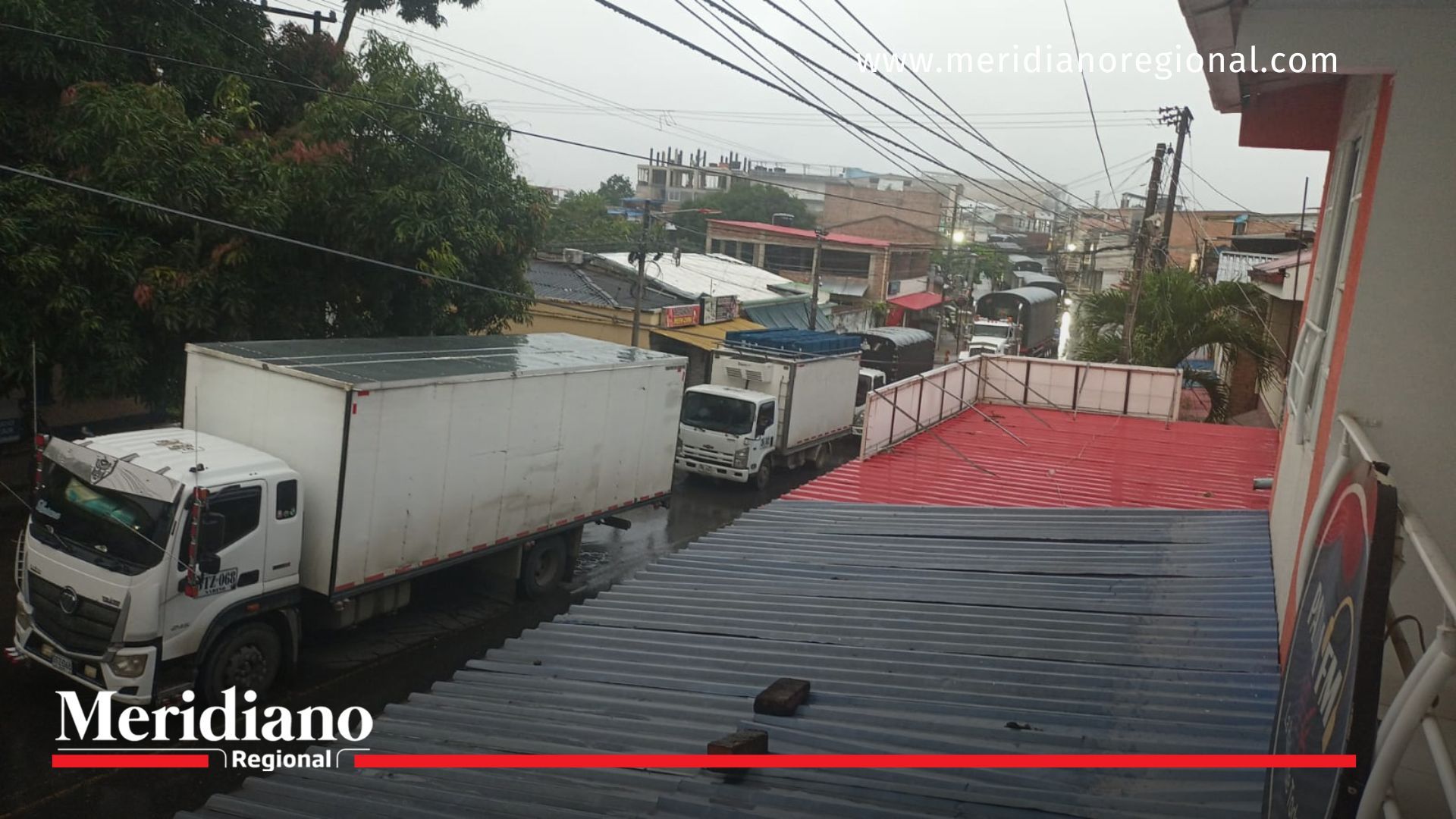 Tránsito vehicular paralizado en la vía Panamericana Tránsito vehicular- paralizado- protesta- comunidades campesinas- tráfico- demandas- mal servicio- energía eléctrica- CEO- mesa de dialogo- Gobierno Nacional- Gobernación del Cauca- Octavio Guzmán- Patía- Cauca- Colombia-   