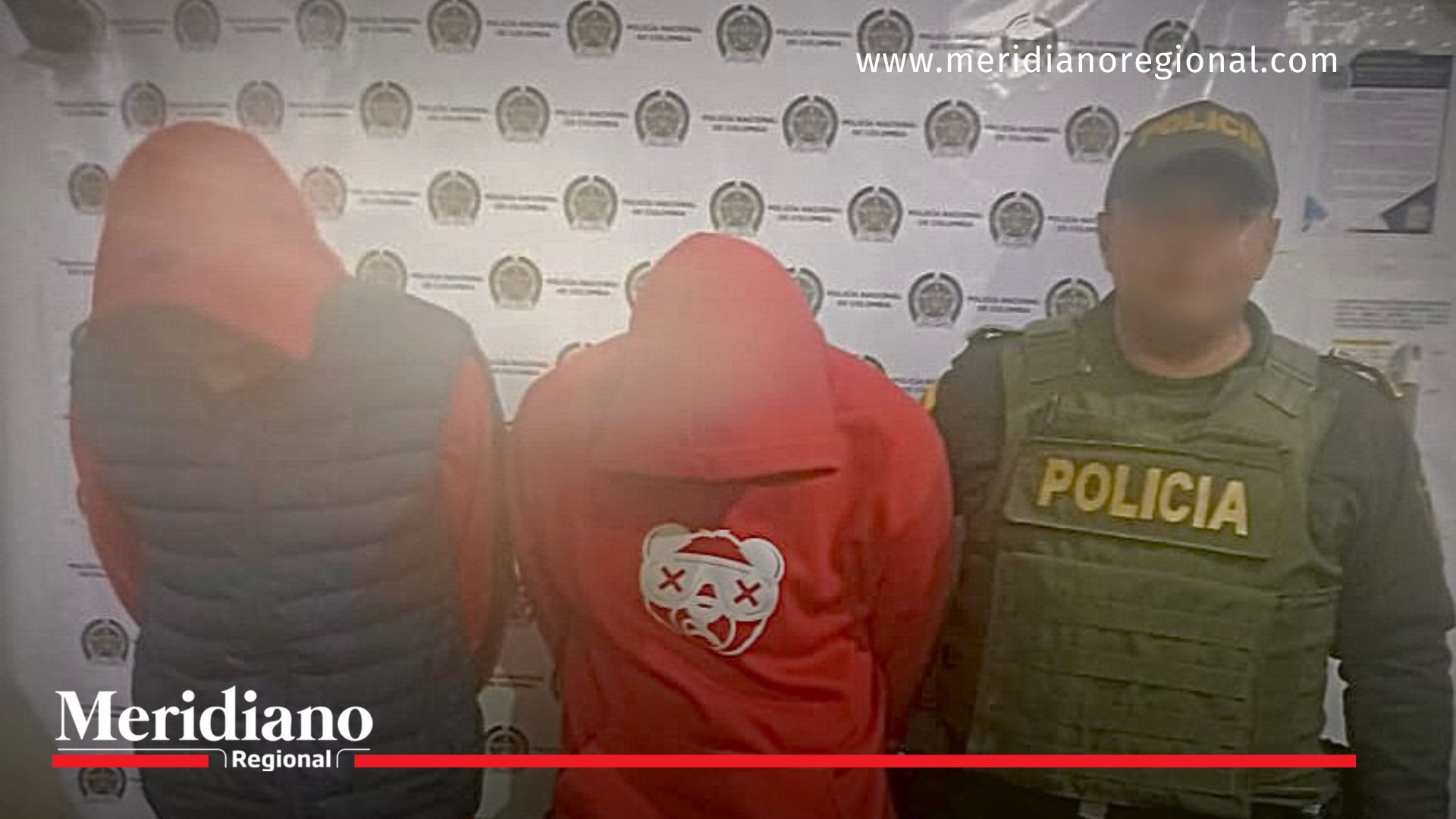 Dos detenidos por hurtar televisor en Popayán Detenidos- sujetos- robo- hurto- televisor- vivienda- barrio- Asociación la Torre- reacción- Policía- Chapinero- Popayán- Cauca- Colombia-