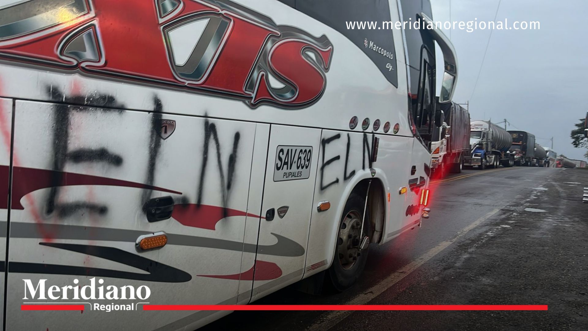 ELN bloquea y pinta vehículos en el sur del Cauca ELN - bloquea - vía Panamericana - Patía - Cauca - pintadas - vehículos - bloqueo - grupo armado - seguridad - suroccidente - comunidad - carretera - insurgencia-