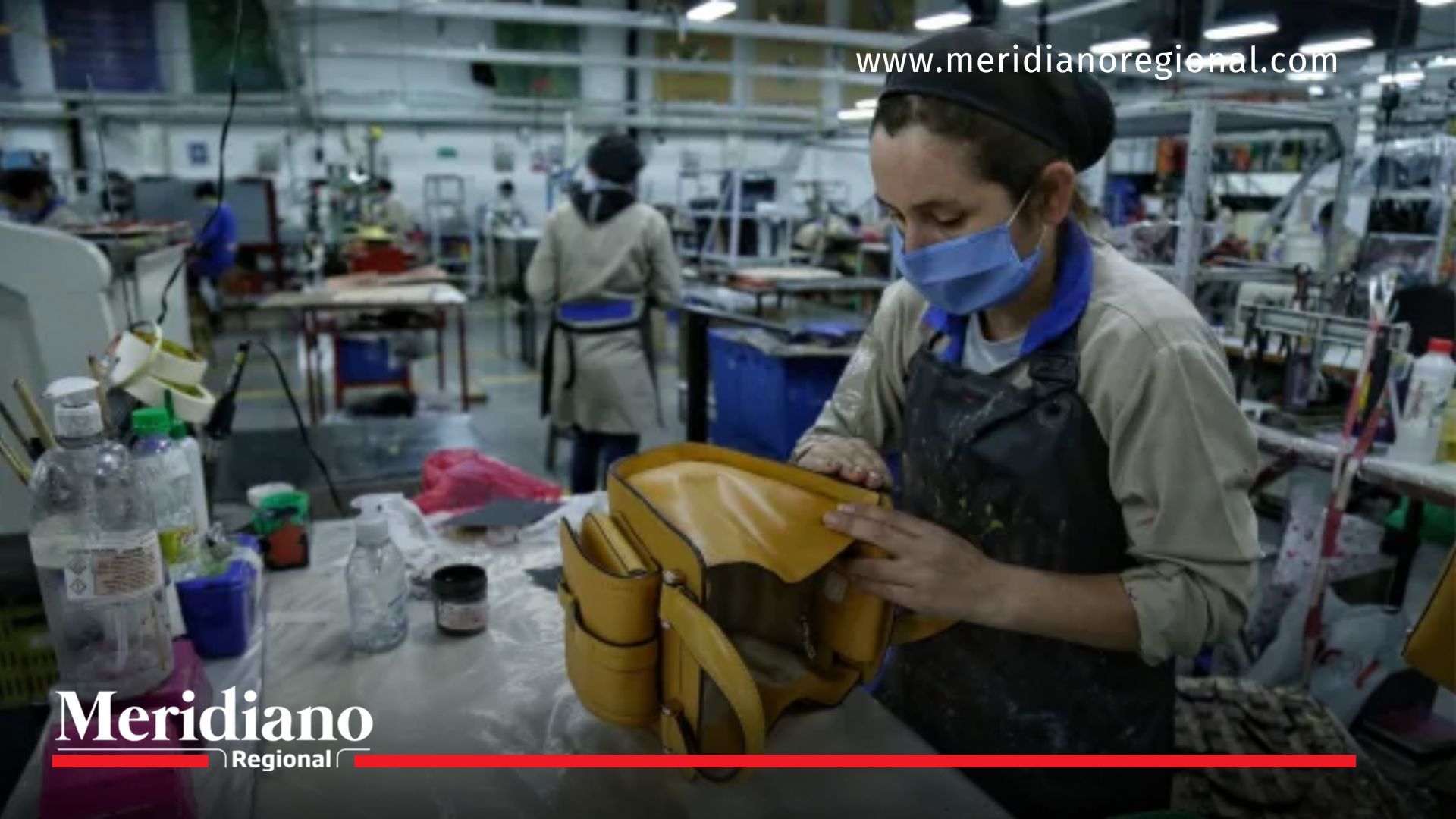 La jornada laboral en Colombia se reducirá a 44 horas en 2025 jornada-laboral-Colombia-2025 - reducción-horas-de-trabajo - Ley-2101-2021 - calidad-de-vida-trabajadores - equilibrio-vida-laboral-personal - calendario-reducción-jornada - pequeñas-y-medianas-empresas - costos-laborales - eficiencia-empresarial - tecnología-y-mejores-prácticas - motivación-y-productividad - reforma-laboral-2024 - Congreso-de-la-República - Cámara-de-Representantes - Senado - panorama-laboral-colombiano