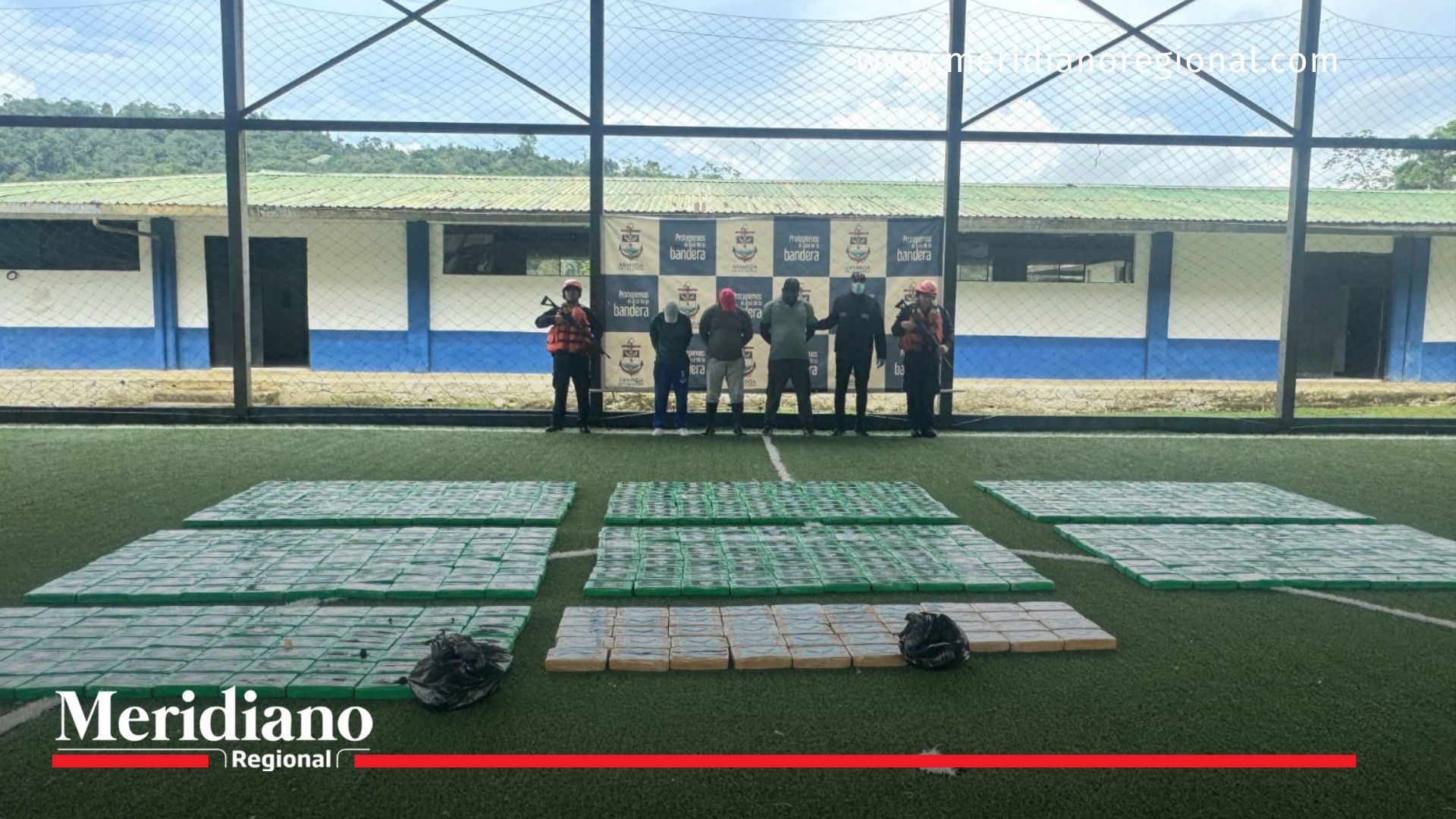 clorhidrato de -Clorhidrato de cocaína confiscado en golpe al narcotráfico clorhidrato-de-cocaina - incautacion-en-el-pacifico - armada-de-colombia - narcotrafico-en-colombia - droga-incautada - bahia-solano - decomiso-de-cocaina - interdiccion-maritima - narcos-en-el-pacifico - operacion-conjunta-clorhidrato de -