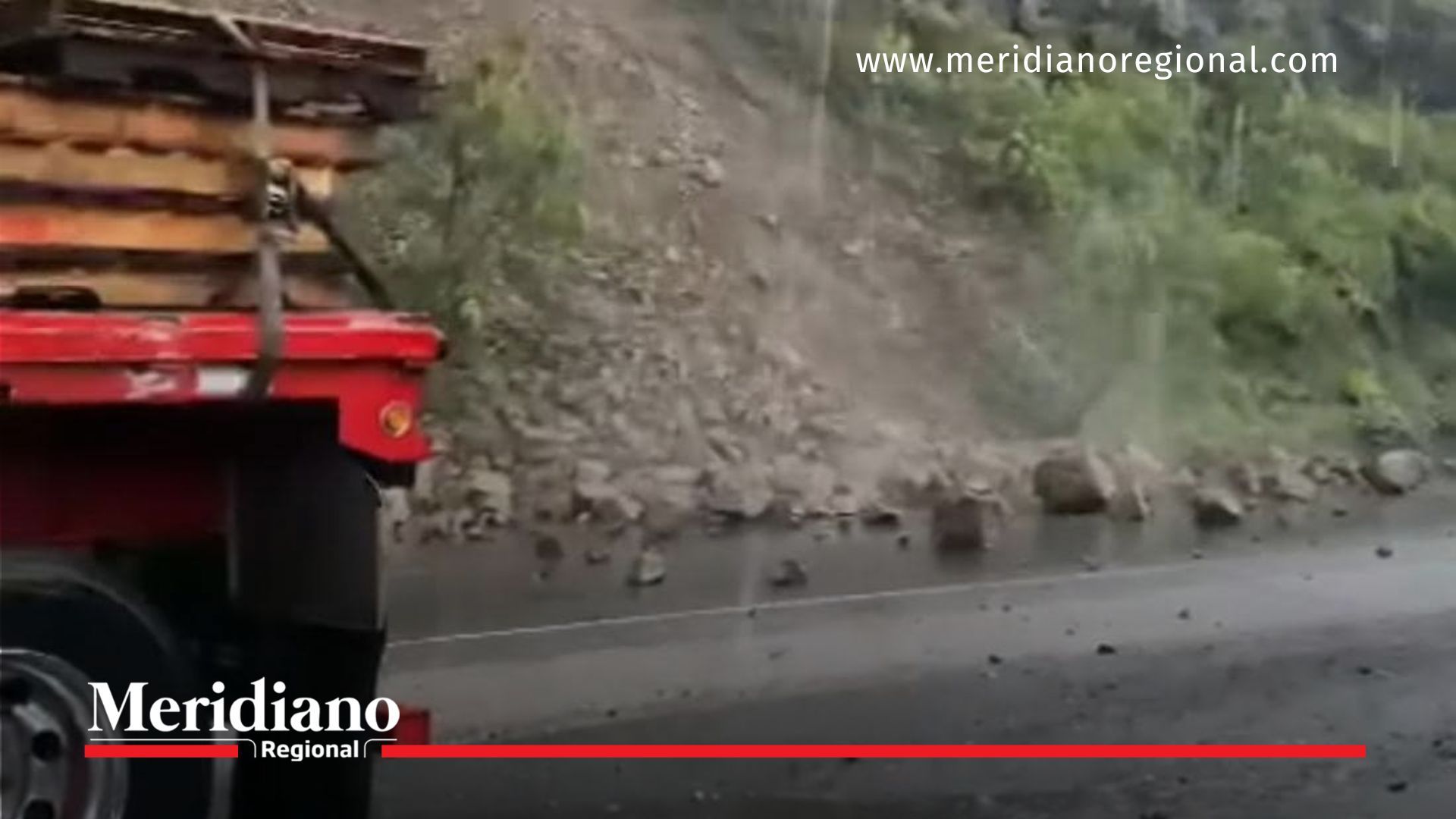 Deslizamientos ponen en riesgo la movilidad en Nariño deslizamientos-vía-panamericana-derrumbes-nariño-lluvias-pasto-mojarras-movilidad-restringida-peligro-carretera-