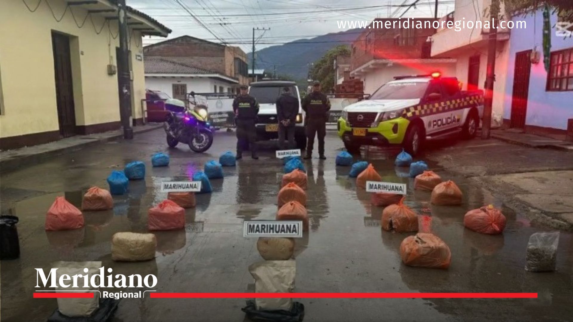 Policía del Valle -Policía del Valle captura a hombre con 75 kilos de marihuana policia-del-valle - captura-hombre - 75-kilos-marihuana - operativos-seguridad - narcotrafico-colombia - corredores-viales - fiscalia-general - incautacion-droga-Policía del Valle -