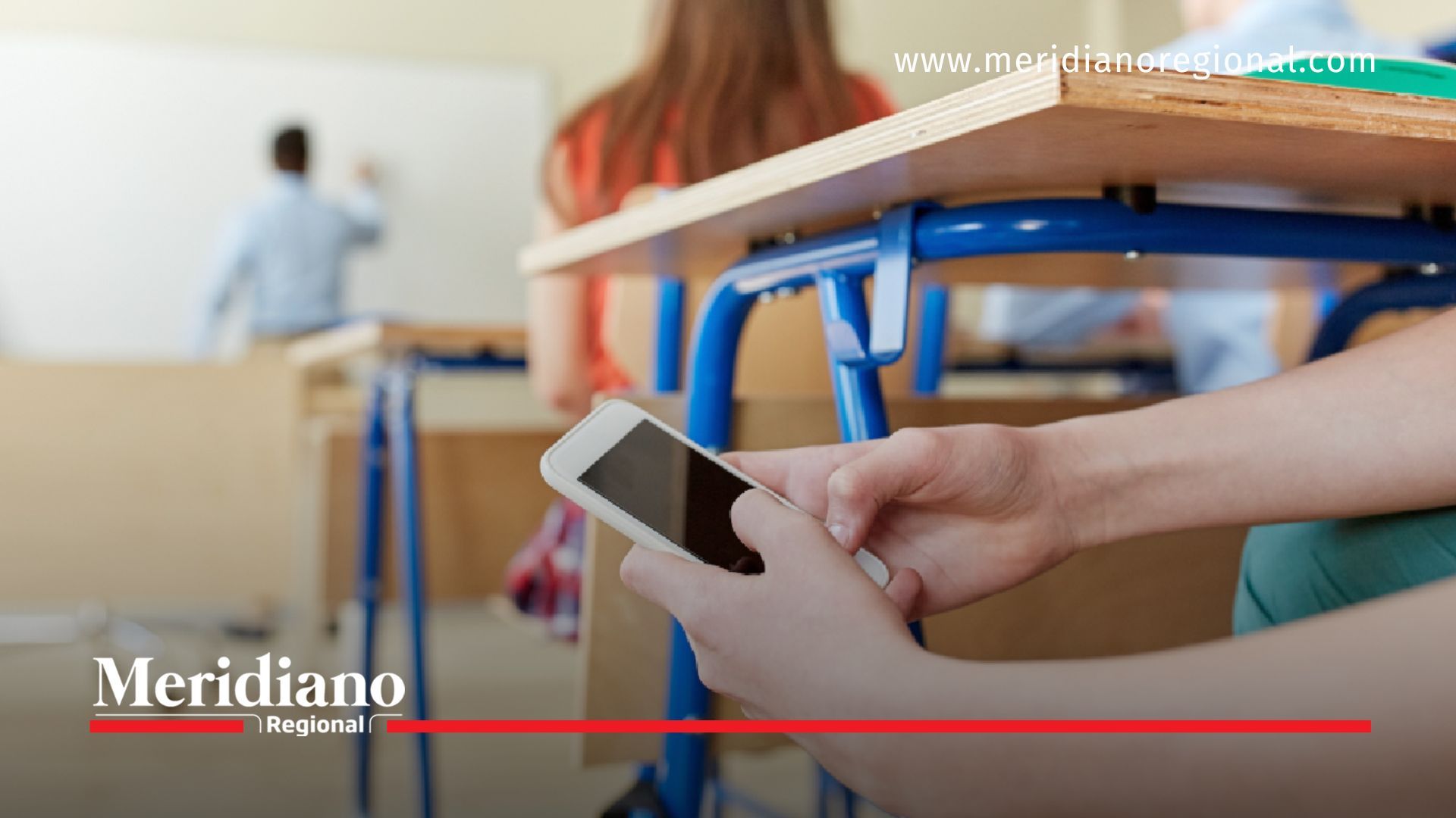 Dinamarca prohibirá el uso de celulares en colegios
