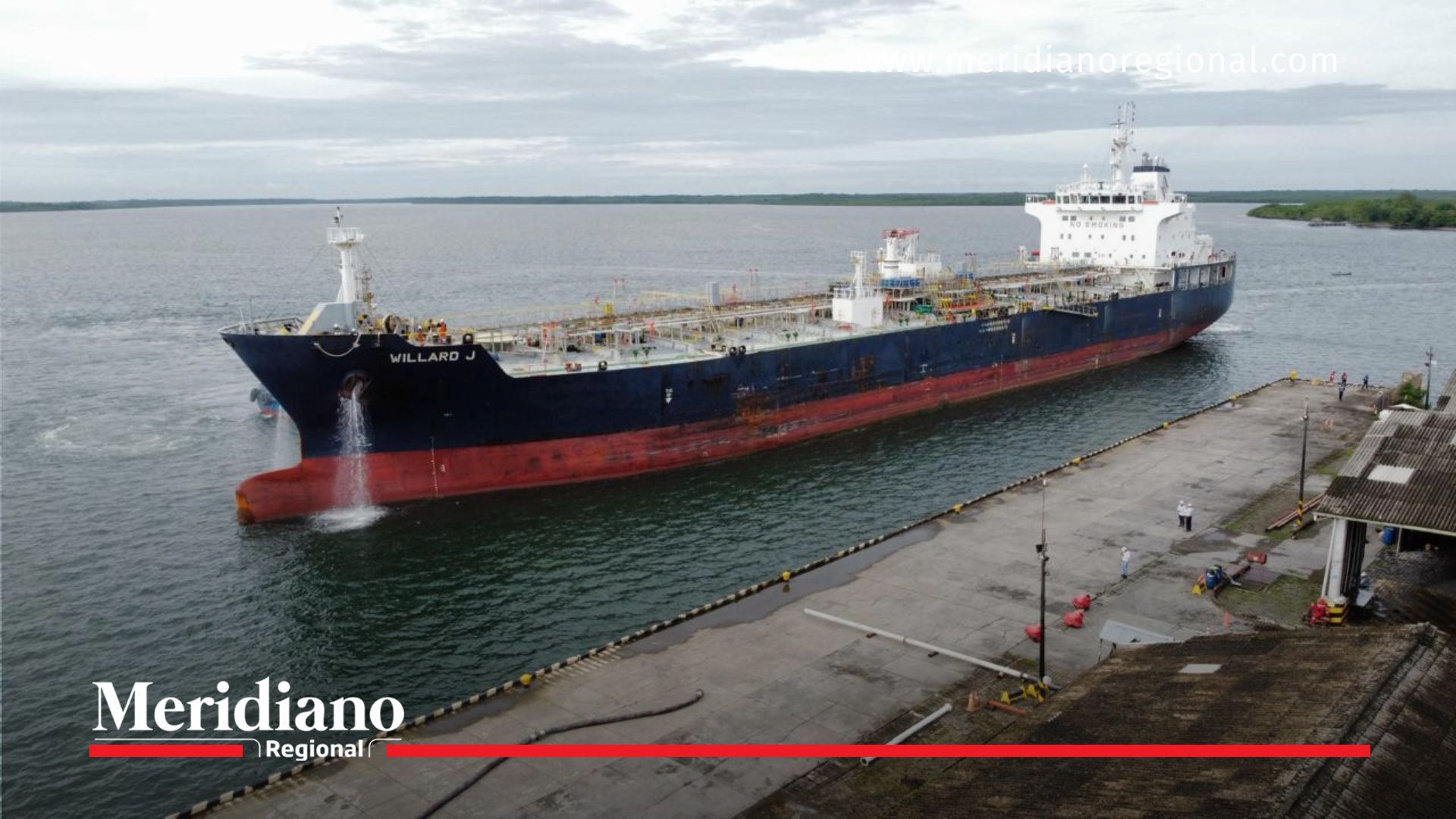 BUQUE -Buque llegó con galones de gasolina a Tumaco buque-histórico-tumaco-nariño-gasolina-reactivación-económica-puerto-conectividad-desarrollo-luis-alfonso-escobar-BUQUE -