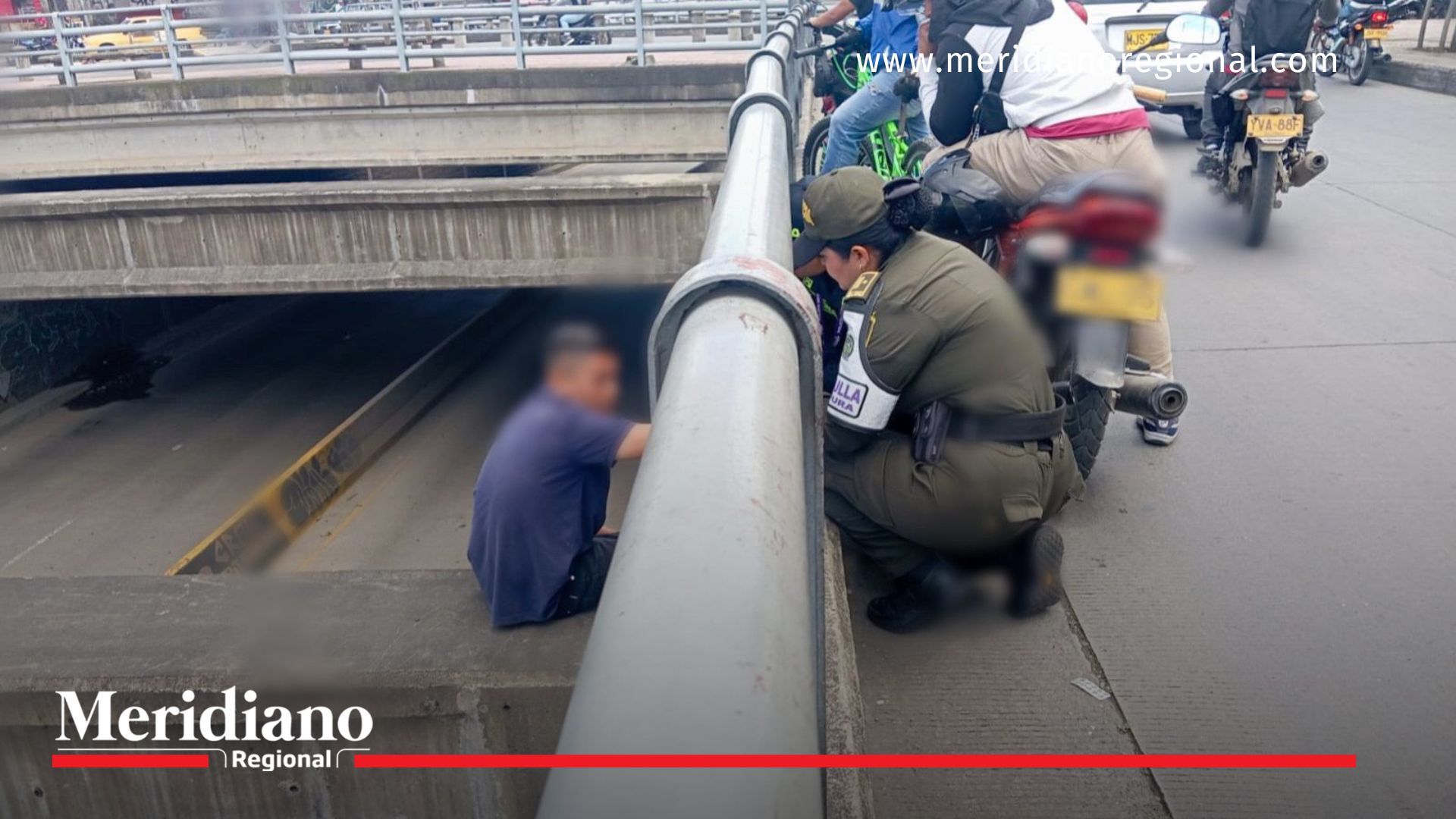 Patrulla Púrpura salvó a un hombre del suicidio policía-popayán-rescate-suicidio-puente-bomberos-seguridad-ciudadana-patrulla-púrpura-emergencia-prevención-crisis-emocional-ayuda-salvamento-