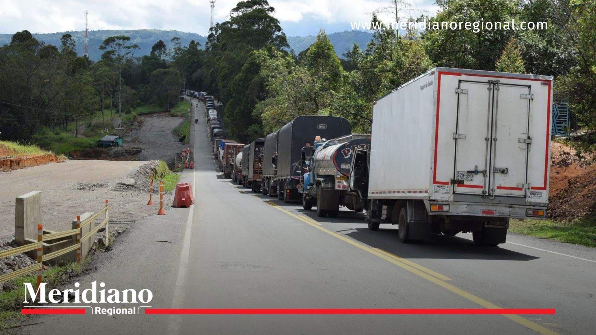 tráfico -Tráfico lento y miles de vehículos atrapados en la vía tráfico-lento-miles-de-vehículos-atrapados-vía-Panamericana-bloqueo-Cauca-paso-intermitente-diálogo-indígenas-limpieza-carretera-congestión-vial-tráfico -