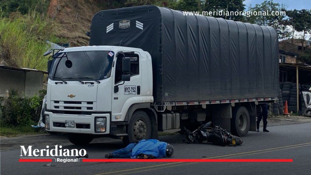 motociclista-murio-choque-popayan-via-panamericana-accidente-los-faroles-camion-de-carga-sur-de-popayan-tragedia-vial-