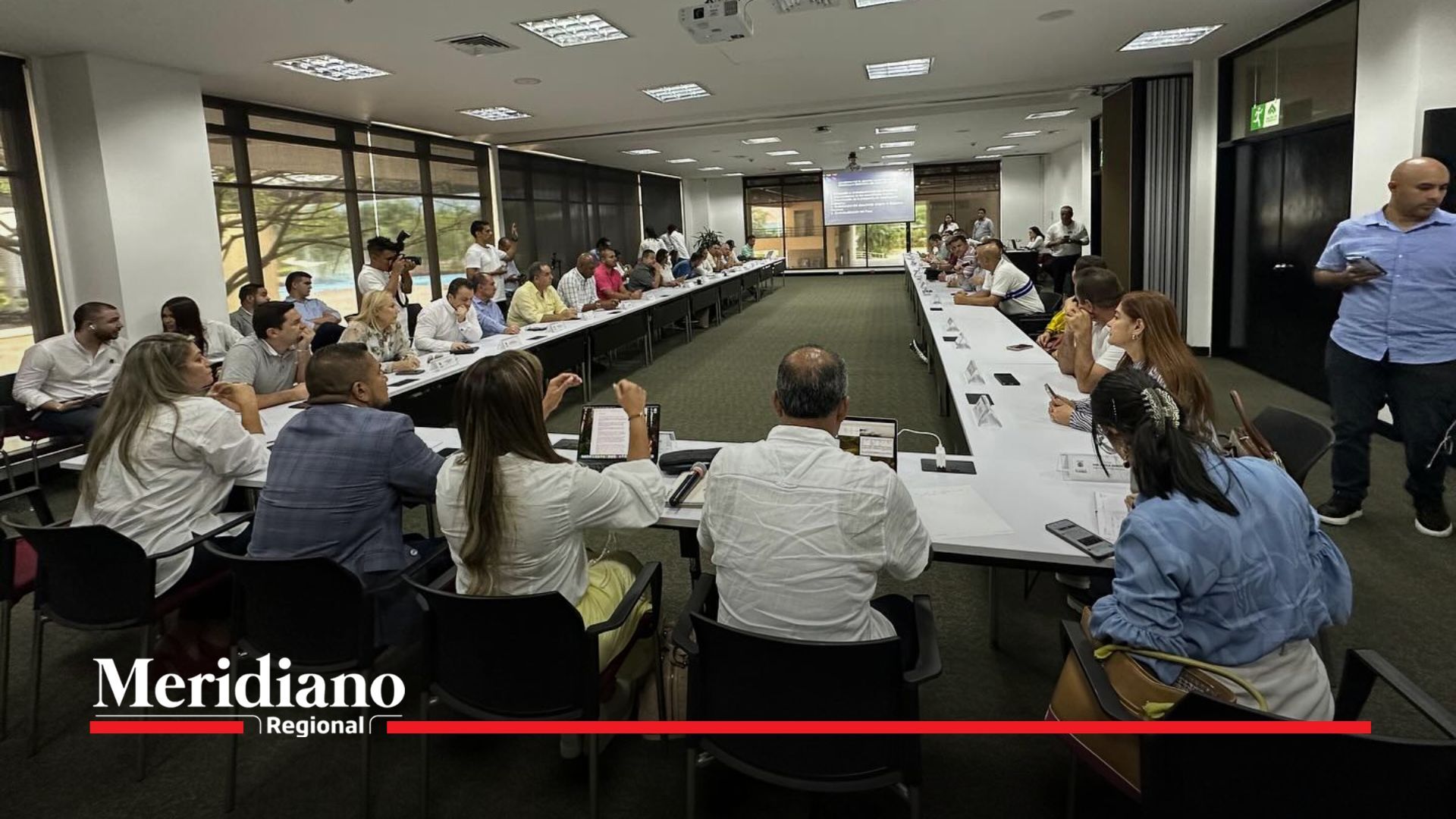 Alcaldes del Valle piden a Petro no frenar recursos