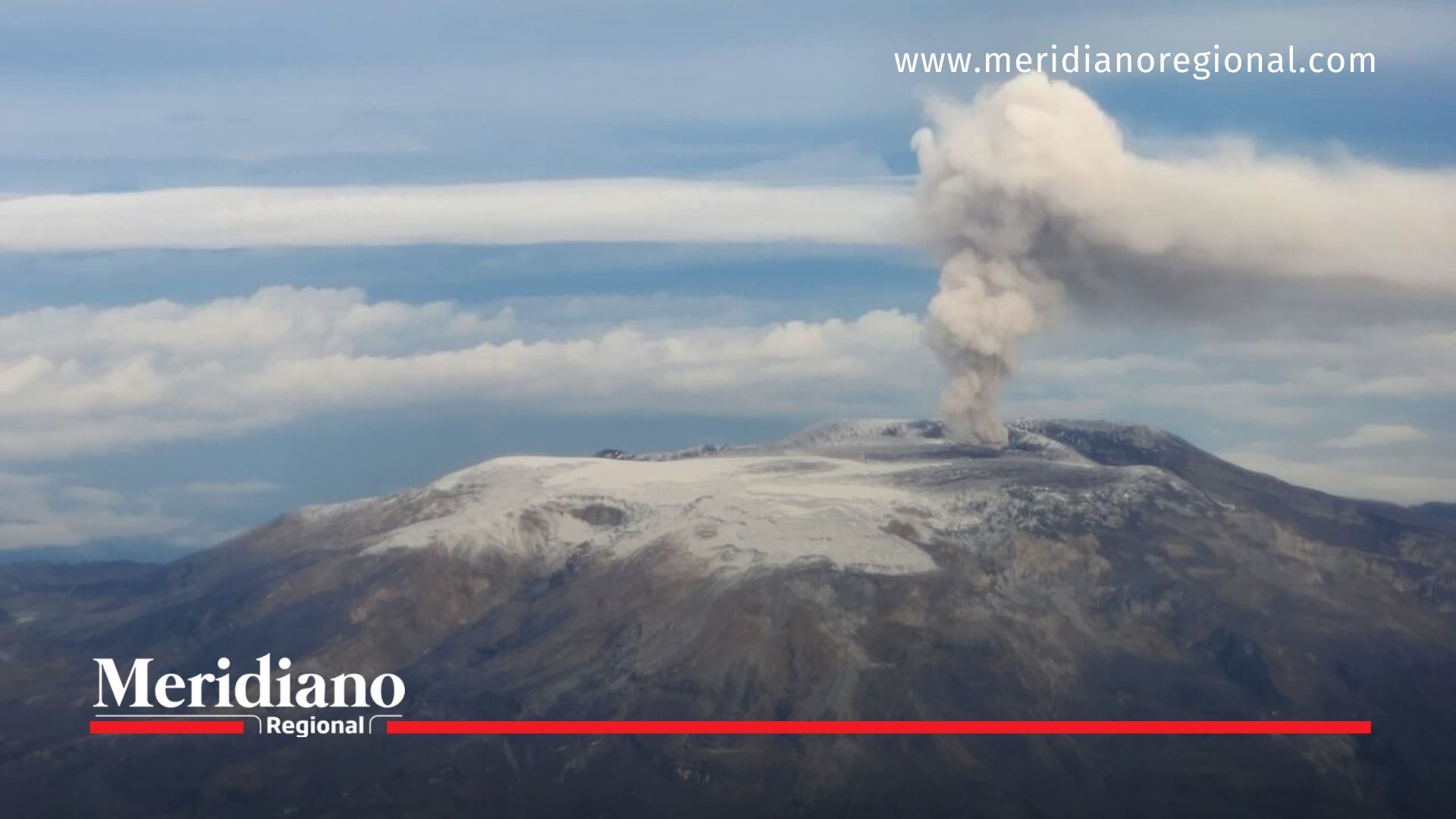 El Nevado del Ruiz continúa bajo alerta amarilla pese al fenómeno visual que generó confusión en redes sociales.