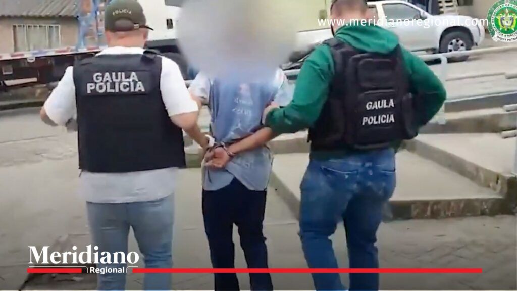 Agentes del GAULA capturan a dos hombres por extorsión en Sandoná, Nariño durante operativo de la Policía Nacional.