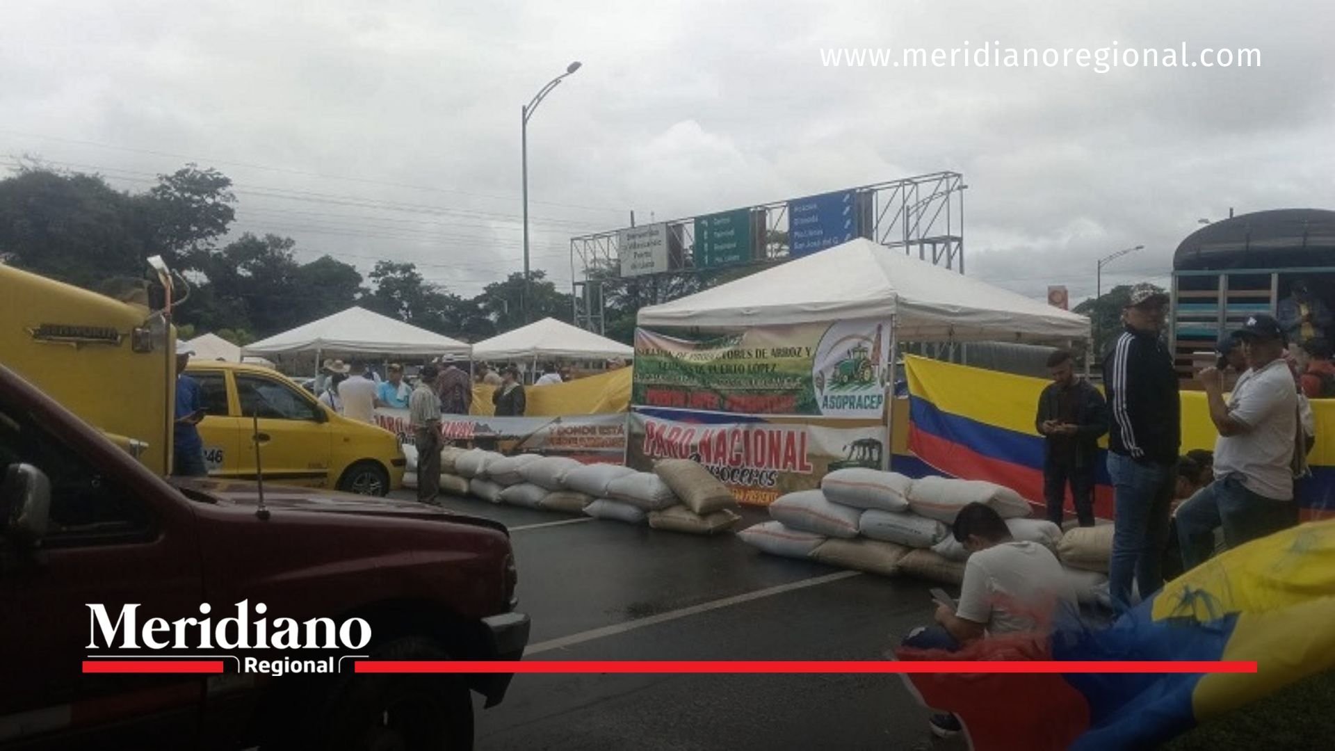 Paro arrocero bloquea vías en Colombia