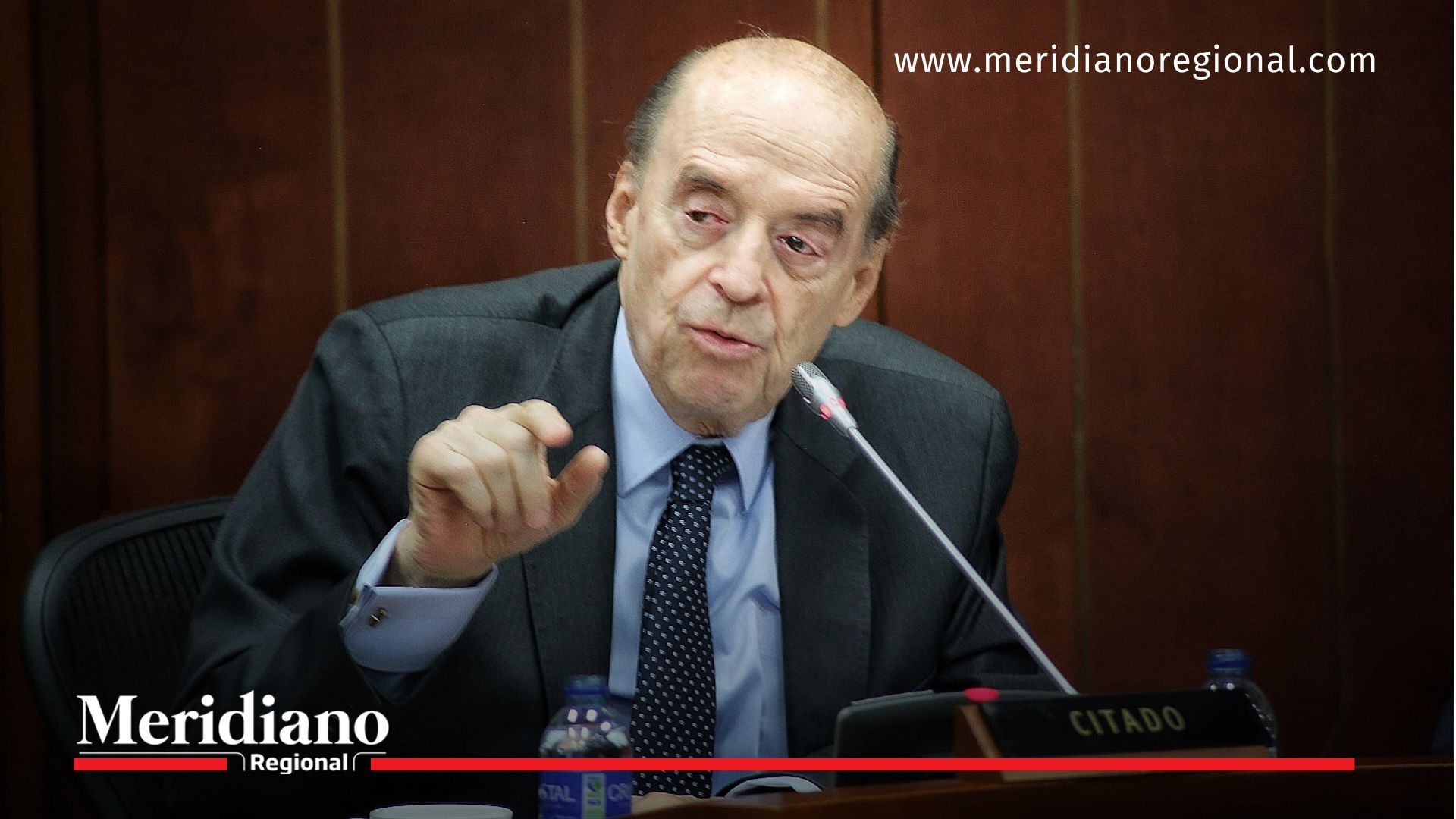 El excanciller Álvaro Leyva durante una intervención oficial. Ahora enfrenta un nuevo juicio disciplinario por desacato, según la Procuraduría.