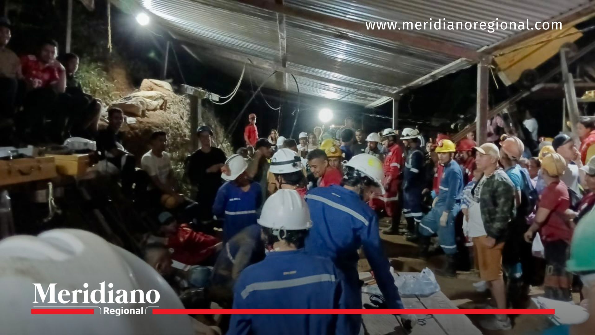 Equipos de rescate trabajan en la operación que permitió salvar con vida a los 18 mineros atrapados en la mina El Minón, en Remedios, Antioquia.