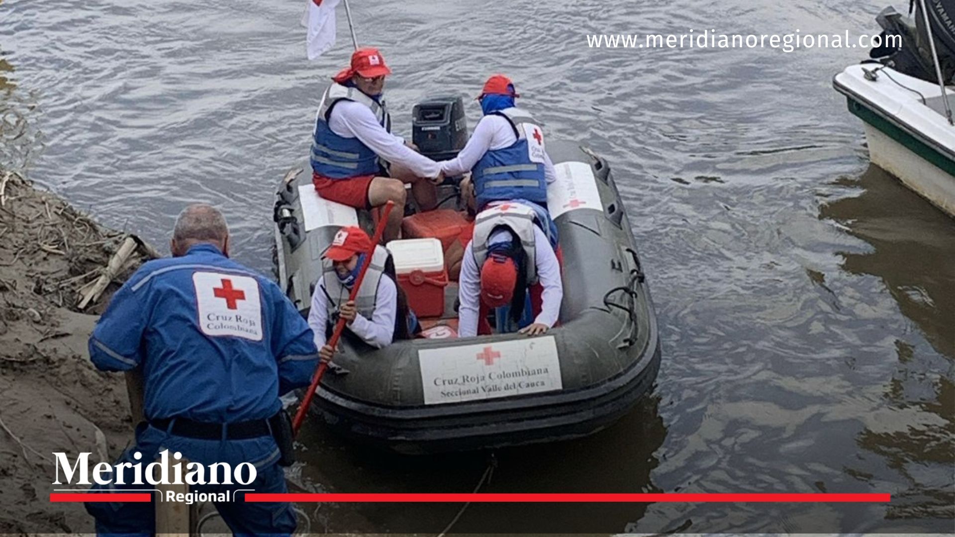 Equipos de la Cruz Roja participaron en la operación de búsqueda del niño desaparecido en el río Cauca, en Cali.