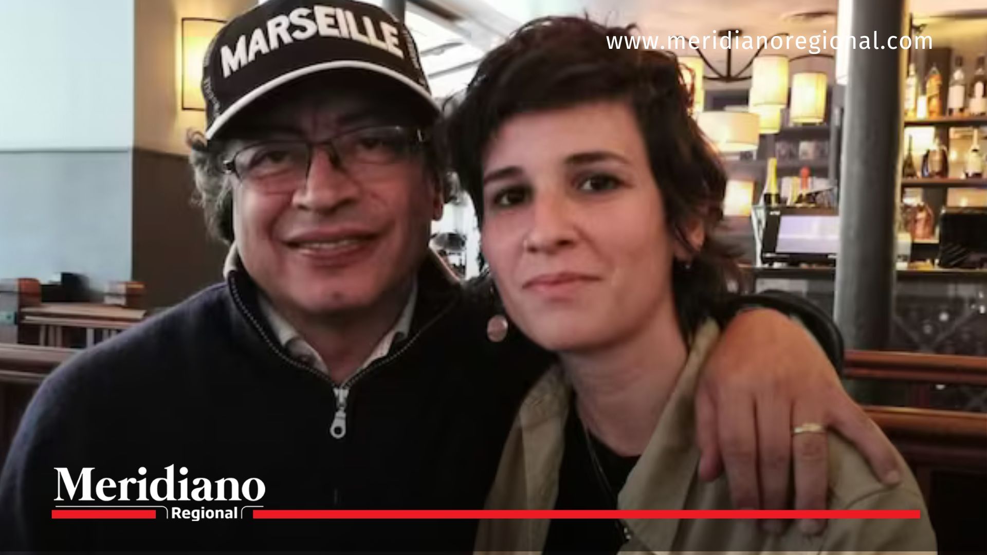 Támara Ospina, exviceministra del Ministerio de Igualdad, junto al presidente Gustavo Petro antes de su salida del cargo.