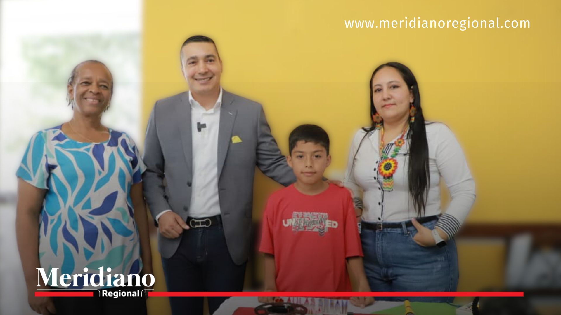 El gobernador Octavio Guzmán y la secretaria Sor Inés Larrahondo presentaron las Aulas STEAM, un proyecto que beneficiará a más de 2.400 estudiantes en el Cauca.
