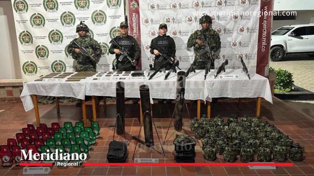 Arsenal del Clan del Golfo incautado en Altos del Rosario - Meridiano Regional Operativo militar y policial incauta fusiles, medios de lanzamiento y material del Clan del Golfo en Altos del Rosario, Bolívar.