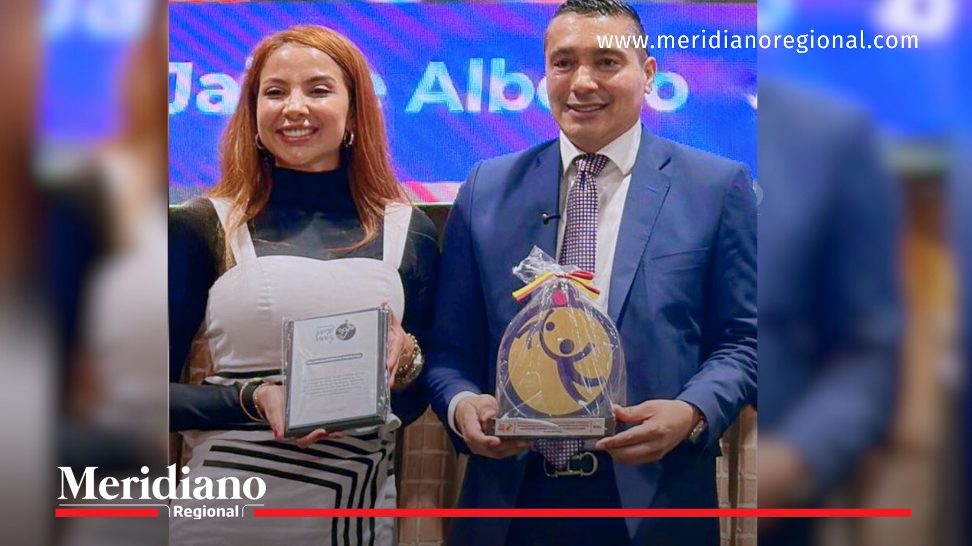 El Gobernador del Cauca, Jorge Octavio Guzmán, y la gestora social María Victoria Guzmán recibieron el Premio Nacional por compromiso con la niñez 2025, reconocimiento a su liderazgo institucional y social.