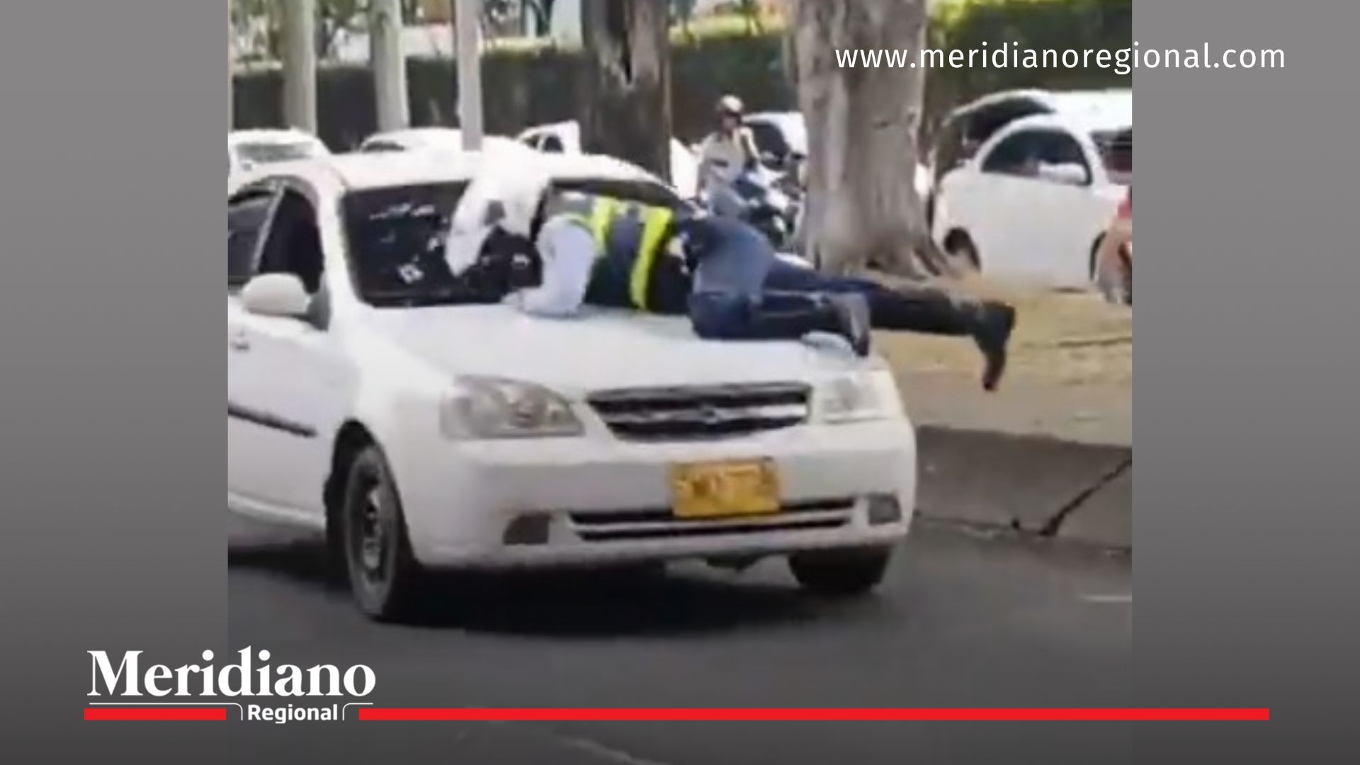 noticias cali - ataque a agente de tránsito en cali - avenida roosevelt cali - conductor en estado de alicoramiento - agresiones a agentes de tránsito
