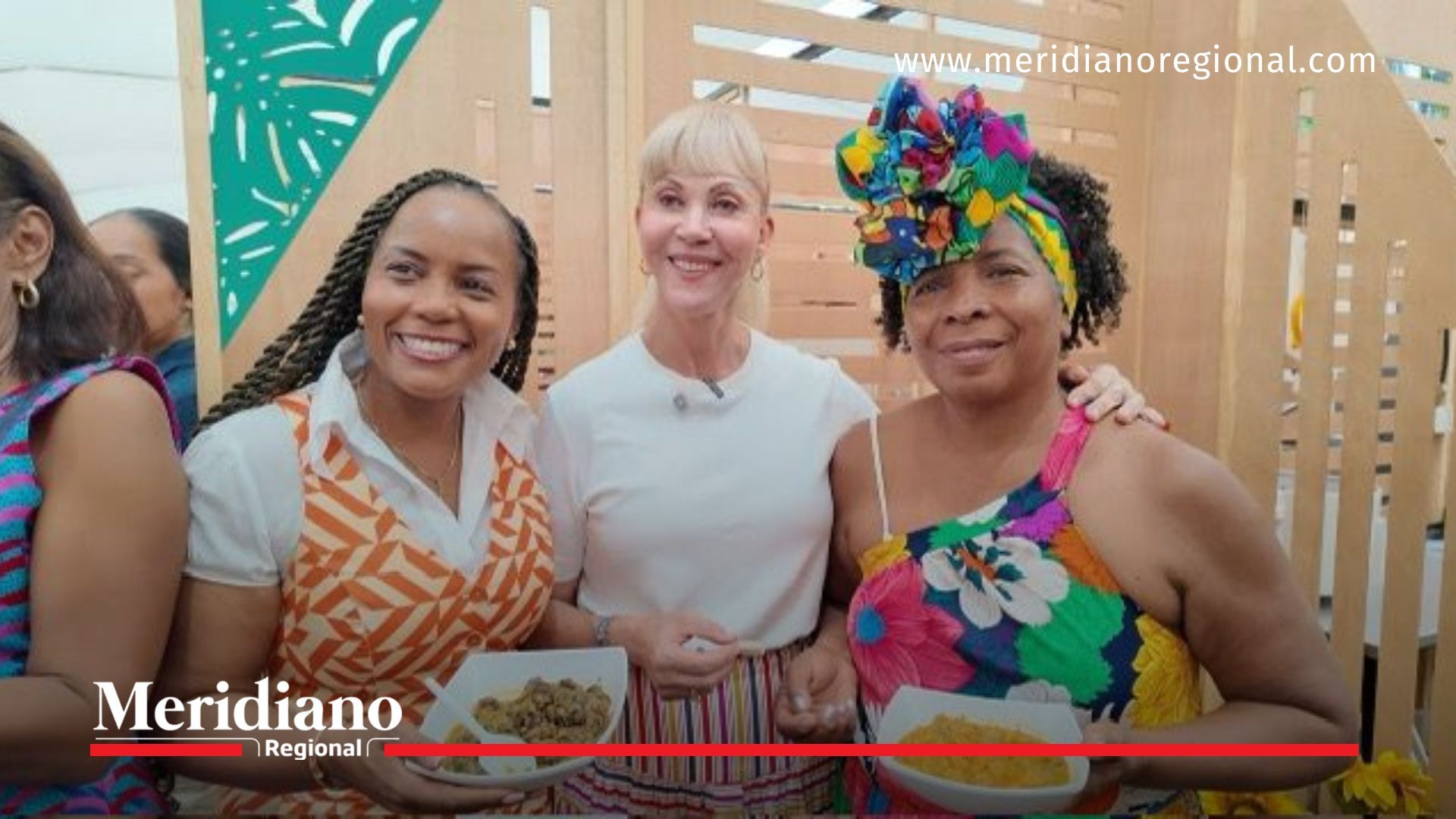 la gobernadora del valle dilian francisca toro visita el bohío de chepa en el festival petronio álvarez 2025 en cali