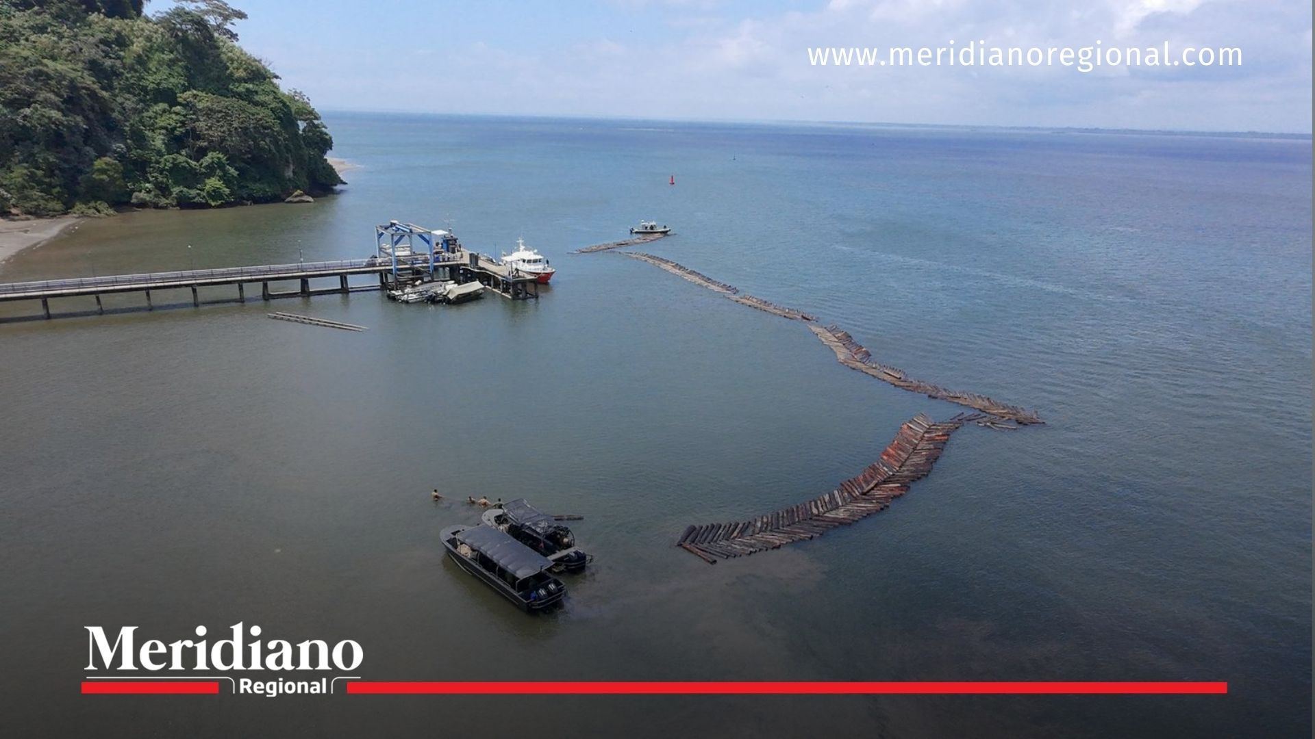 barcos detenidos al arrastrar madera ilegal en el Pacífico colombiano, Nariño