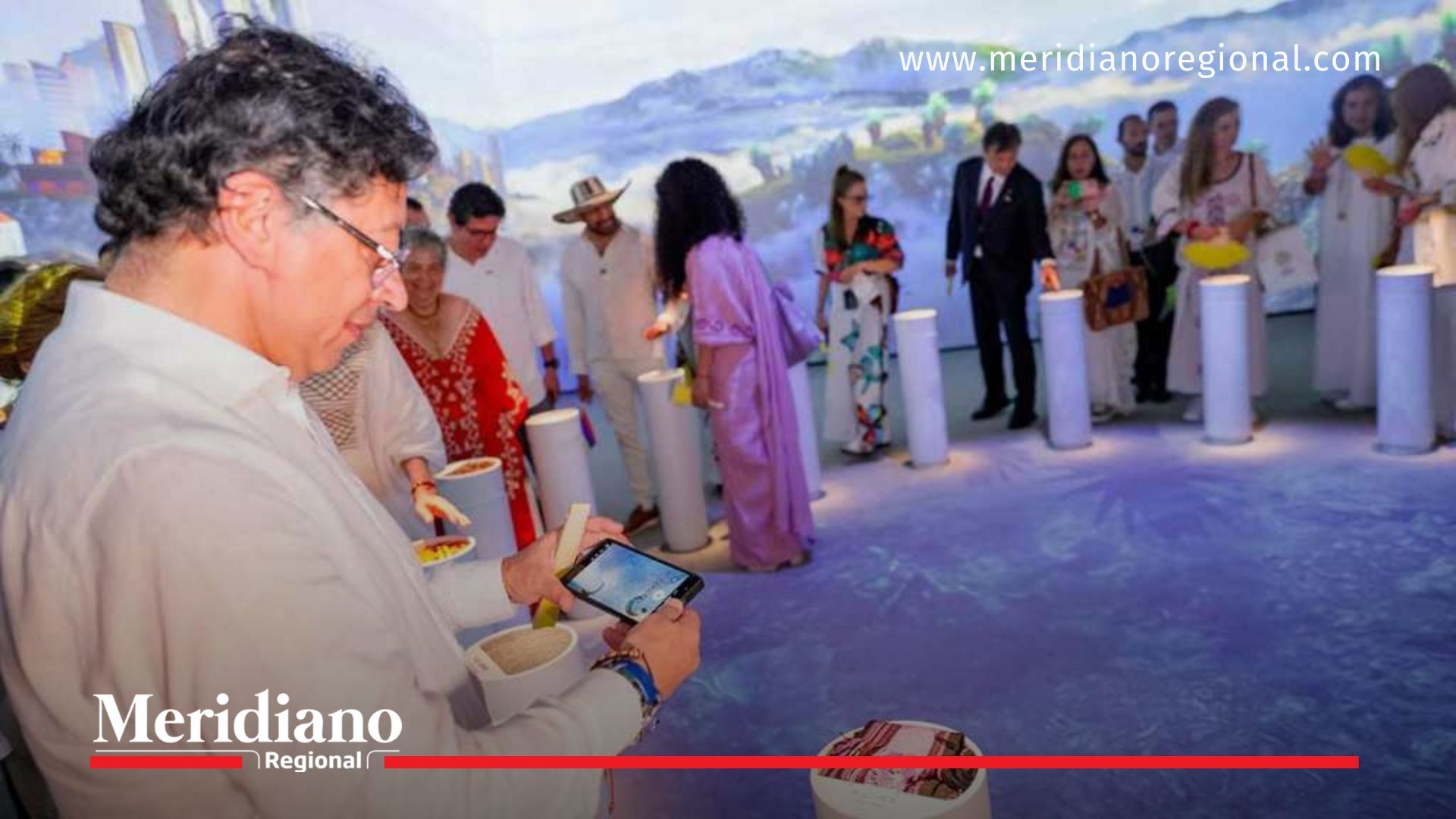 El presidente Gustavo Petro registró con su celular la participación de Colombia en la Expo Universal Osaka 2025.