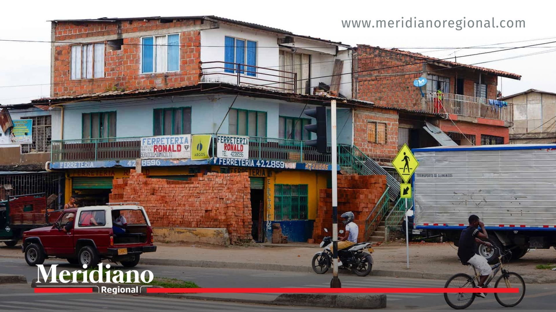 Calles del barrio Manuela Beltrán, escenario del ataque en Cali que dejó cuatro heridos y un delincuente abatido.