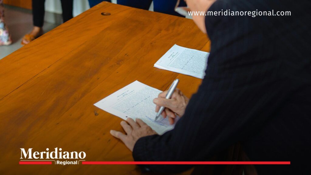 firma de contratos de la AIC EPS - hallazgos fiscales - noticias Cauca - salud indígena