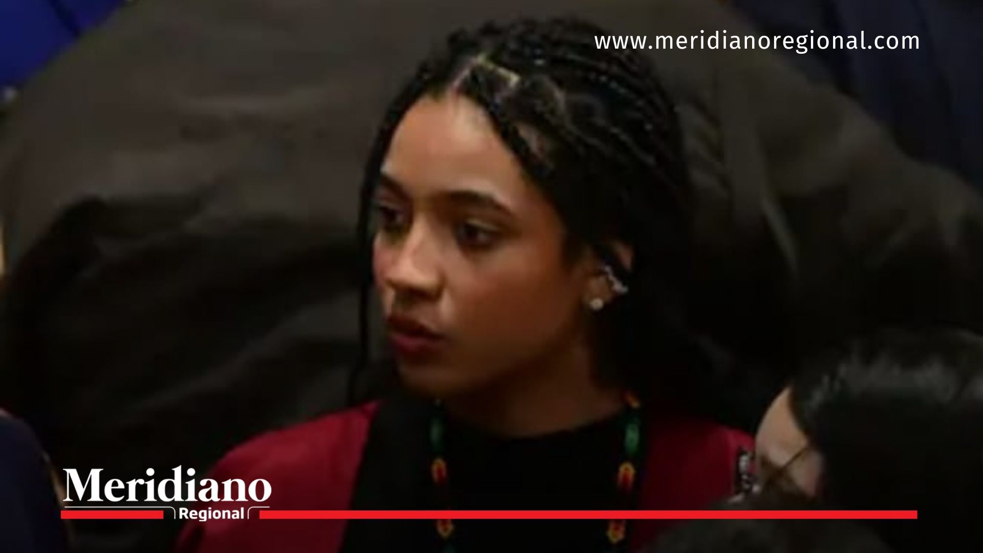 Juliana Guerrero en evento público durante escándalo por título anulado en la Fundación San José