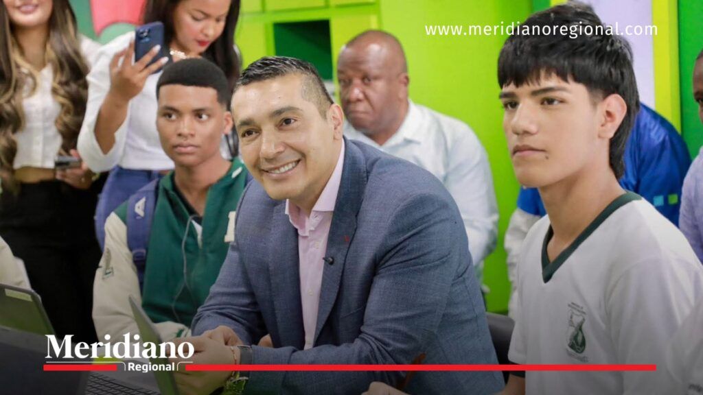 gobernador del cauca y jóvenes en Ciencia al Parque en Popayán