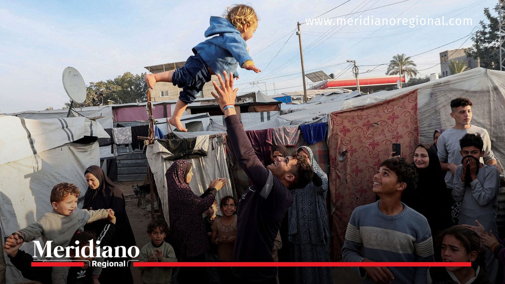 celebración tregua en Gaza - familias palestinas - campamentos Gaza - esperanza en Gaza - alto al fuego Gaza - conflicto en Gaza