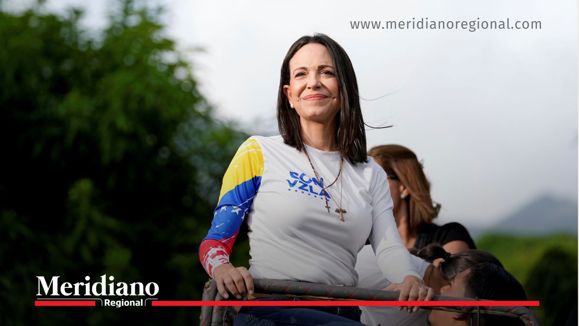 María Corina Machado, líder de la oposición venezolana, en uno de sus recorridos de campaña antes de recibir el Premio Nobel de la Paz 2025.