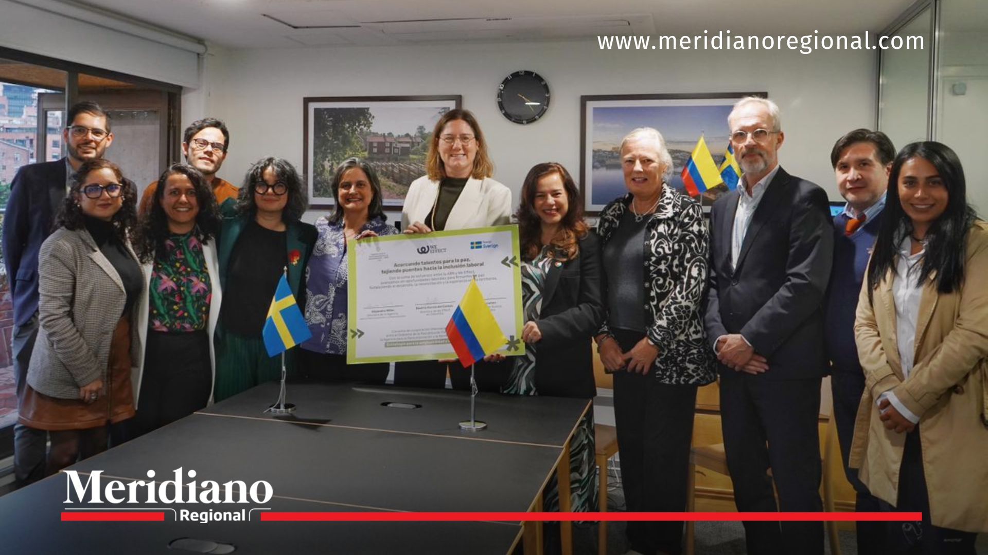 Representantes de la ARN, We Effect, la Embajada de Suecia y aliados posan juntos tras la firma del convenio “Acercando talentos para la paz”, que ofrece oportunidades laborales e inclusión social a 500 firmantes de paz en Colombia.