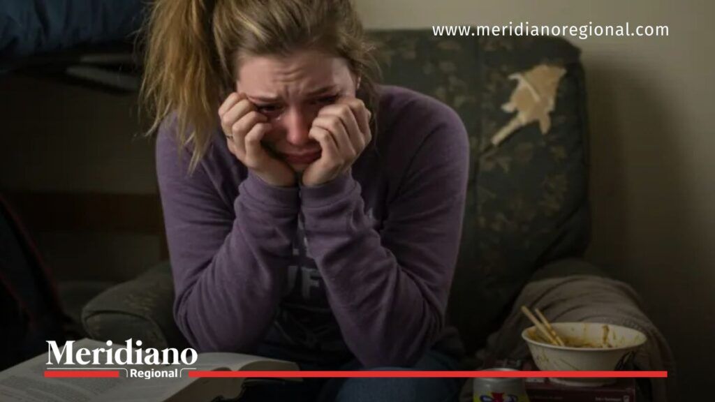 Mujer afectada por depresión y problemas de salud mental - Meridiano Regional mujer llorando por depresión y problemas de salud mental