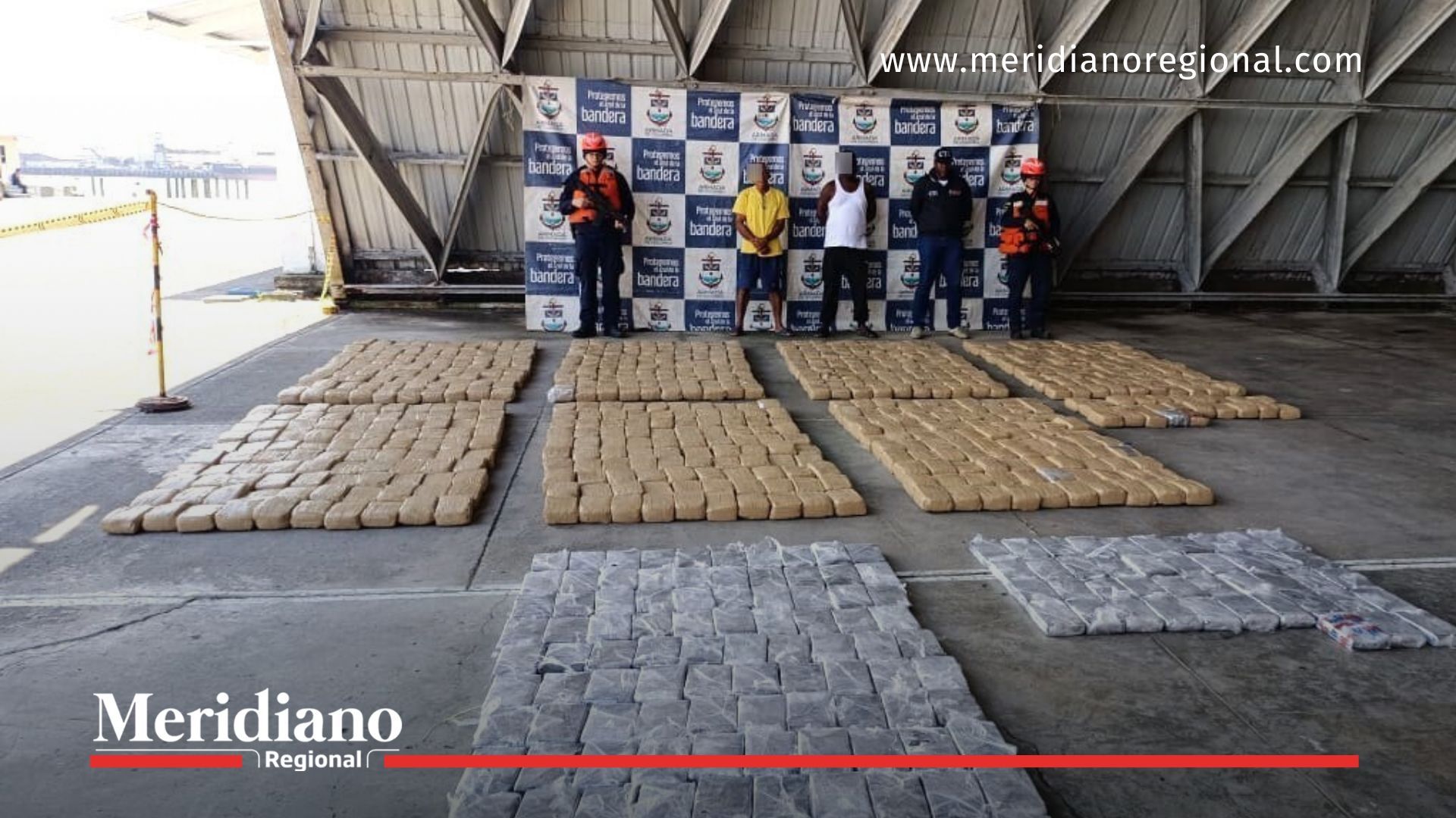 armada de colombia - narcotráfico en buenaventura - incautación de droga - marihuana creepe - clorhidrato de cocaína - pacífico colombiano - guardacostas buenaventura - capturados
