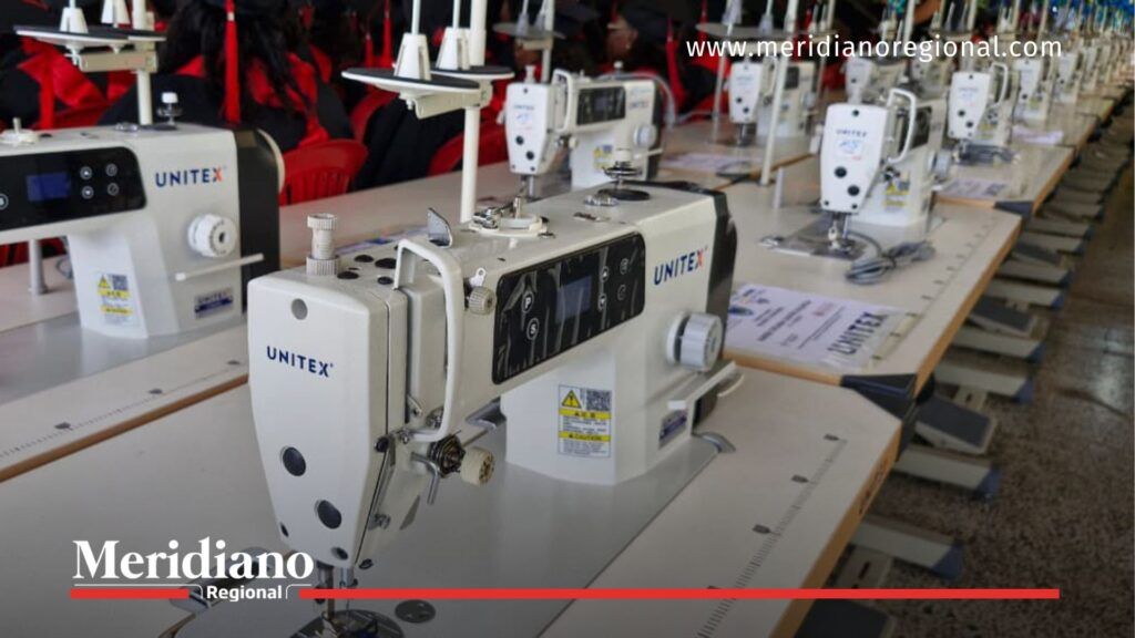 máquinas de coser - mujeres cuidadoras - empresarias de la confección - Buenaventura - Gobernación del Valle del Cauca - emprendimiento femenino - economía del cuidado