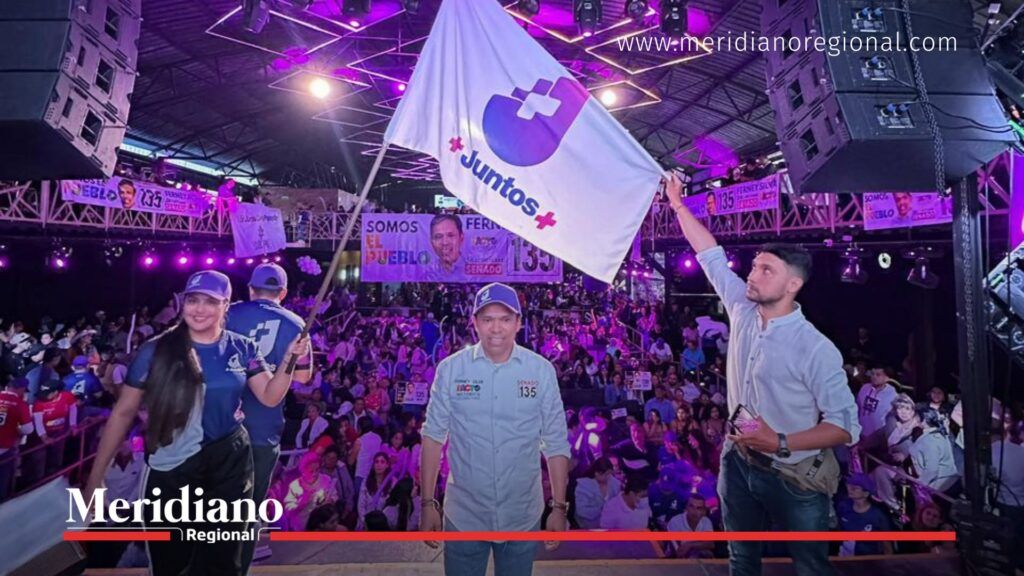 Ferney Silva y líderes del movimiento Más Juntos en Popayán durante el lanzamiento de su candidatura con el número 135 en la consulta del Pacto Histórico, ante una multitud entusiasta.