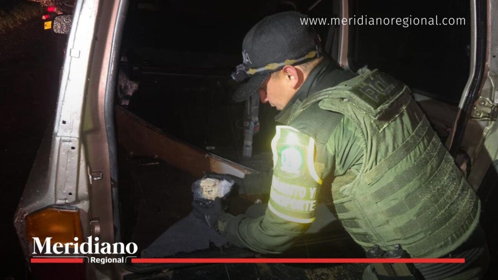 Policía incauta base de coca en vehículo abandonado en Guachucal - Meridiano Regional policía nacional incauta base de coca en vehículo abandonado en guachucal nariño