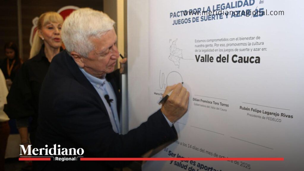 Marco Emilio Hincapié firma el Pacto por la Legalidad en el Valle - Meridiano Regional Marco Emilio Hincapié firma el Pacto por la Legalidad en presencia de autoridades del Valle del Cauca y Coljuegos.