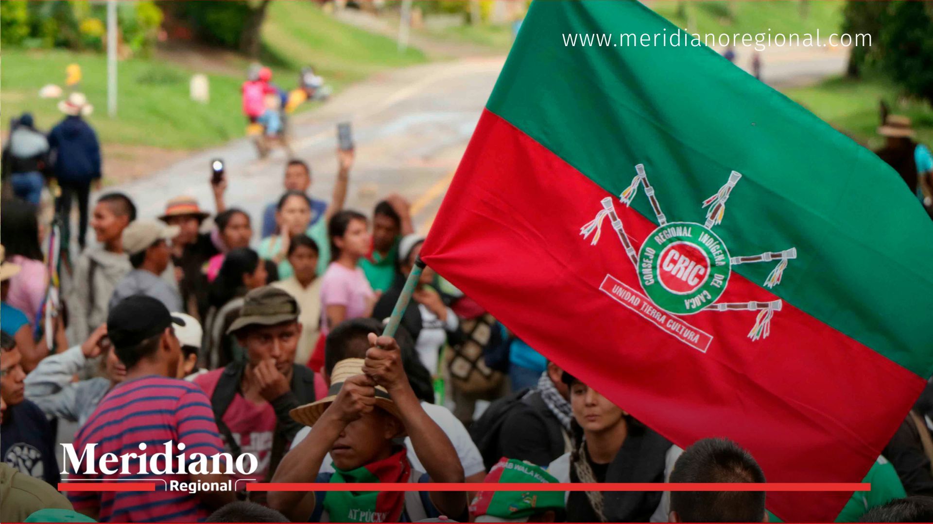 Miembros de la Guardia Indígena del Consejo Regional Indígena del Cauca (CRIC) durante una movilización en defensa de la vida, la autonomía y el territorio.