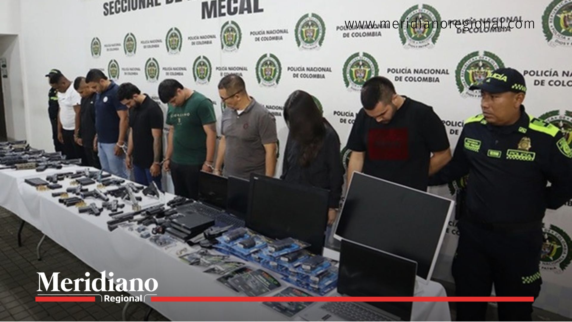 Ocho personas fueron capturadas por la Policía Metropolitana de Cali durante el operativo que desmanteló una red de tráfico de armas.