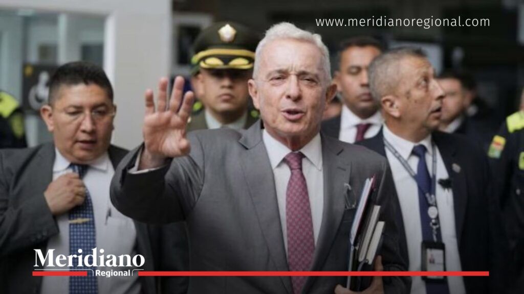 absolucion-alvaro-uribe - fallo-tribunal-bogota - uribe-saliendo-tribunales