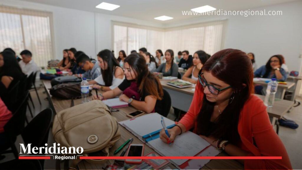 estudiantes-universidad-publica - educacion-superior-gratuita-en-colombia - clases-en-colombia