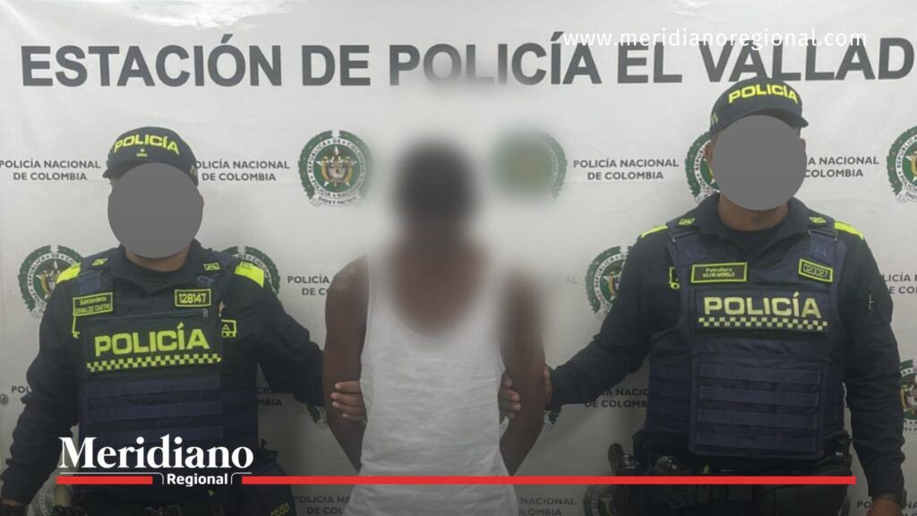 Policías de la estación El Vallado capturan a un hombre e incautan un arma de fuego durante los operativos de la estrategia Cali Segura en la comuna 21 de Cali.