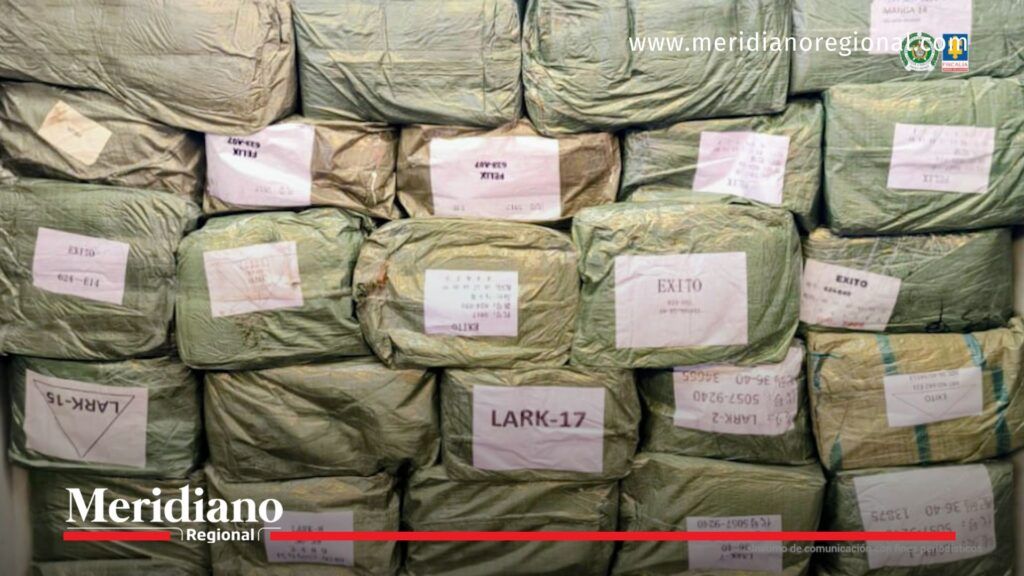 cajas-incautadas-tenis-contrabando-buenaventura - decomiso-mercancia-polfa-fiscalia - contrabando-calzado-buenaventura