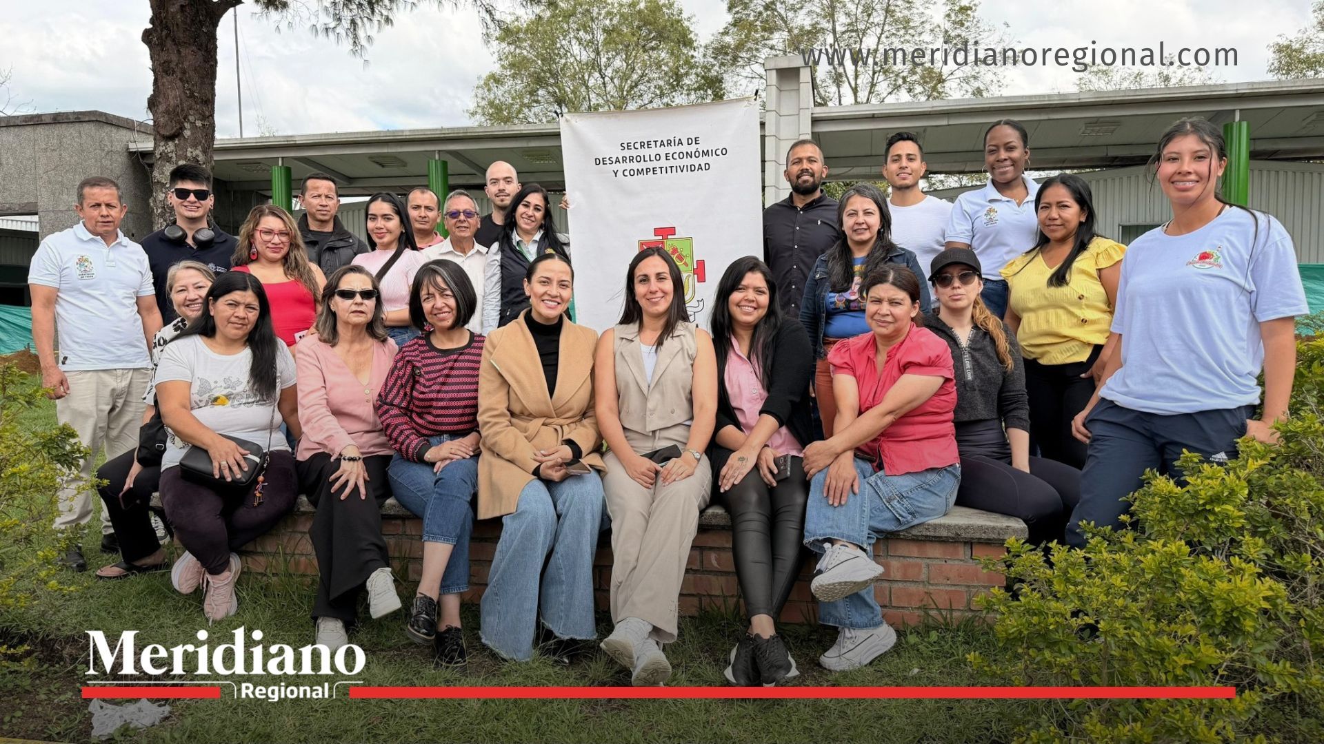Emprendedores y representantes de la Secretaría de Desarrollo Económico del Cauca participaron en la clausura del taller de marketing creativo con inteligencia artificial.