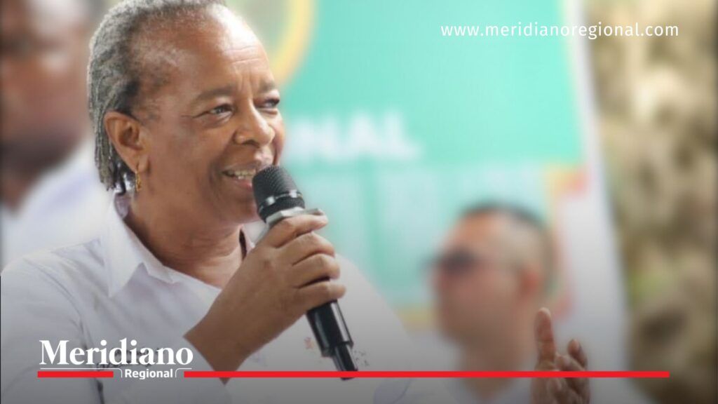 Sor Inés Larrahondo Carabalí, secretaria de Educación y Cultura del Cauca, interviene en Argelia durante jornada educativa de la Gobernación del Cauca.