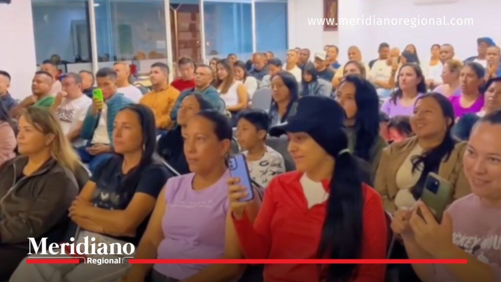 Docentes caucano asisten al acto de entrega de la dotación deportiva liderado por la Secretaría de Educación del Cauca y la Universidad Autónoma del Cauca en los Juegos del Magisterio 2025.
